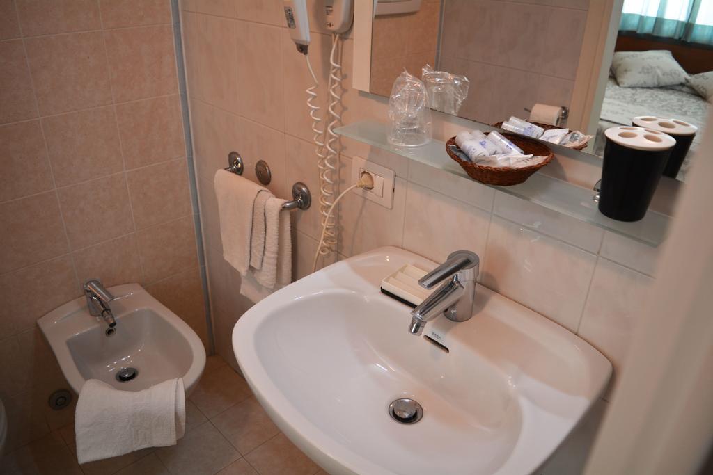Villa Chiara Lazise Eksteriør billede